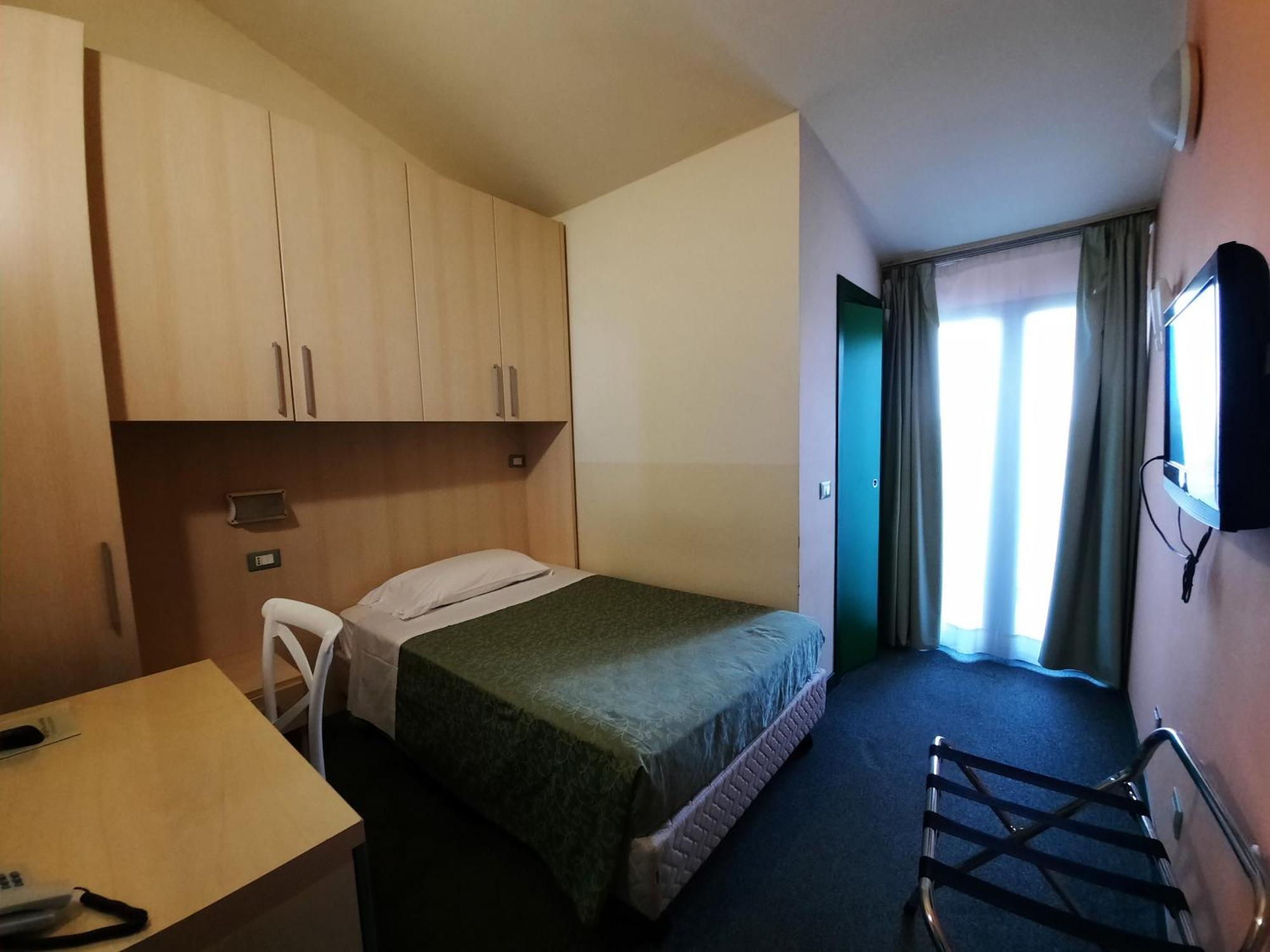 Ducathotel Torrile Exteriör bild